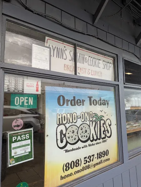 Lynn's Saimin & Cookie Shop — takeout restaurant in Honolulu