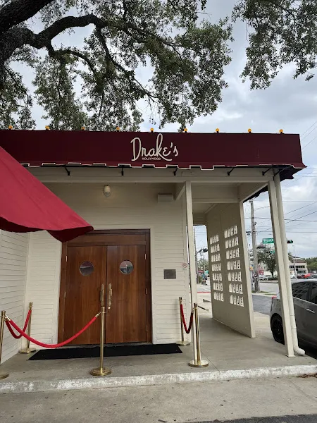 Drake's Hollywood — steak restaurant in Houston