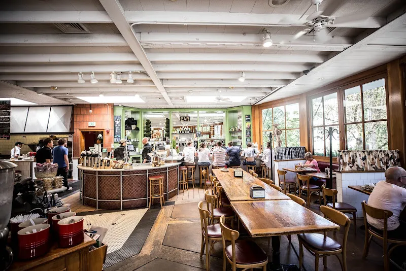 Elephants Delicatessen — pizza restaurant in Portland