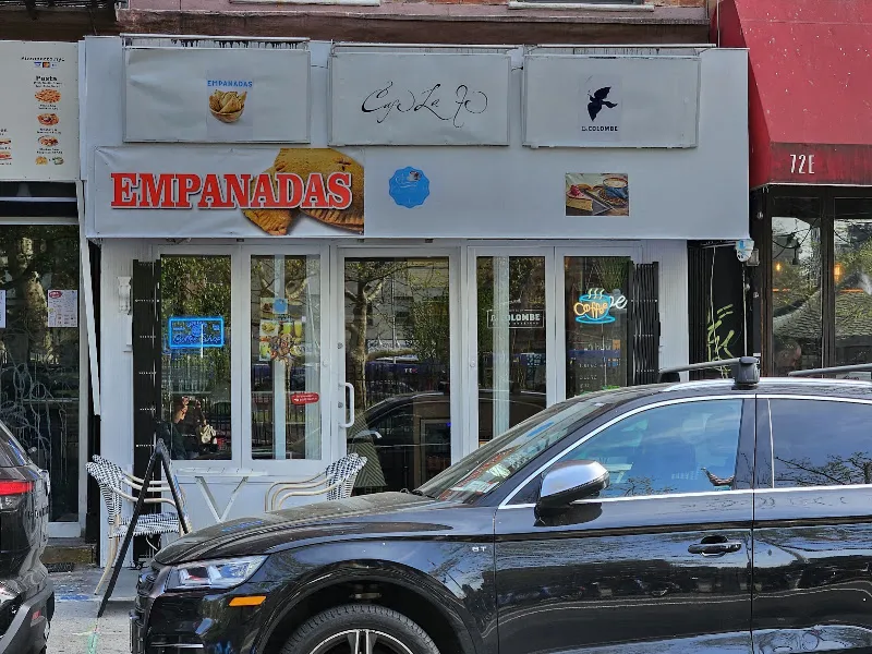 Cafe La Fe, coffee shop and bubble tea.