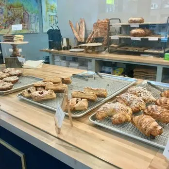 tM breads & pastries