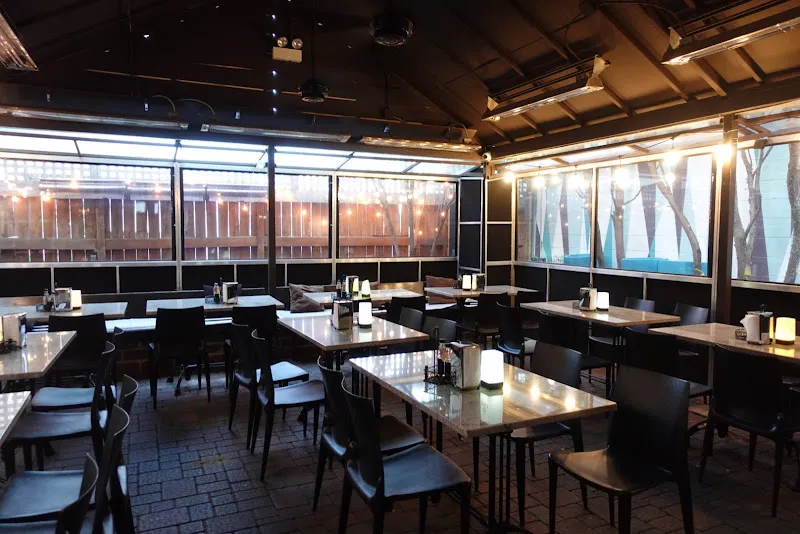 Union Dumpling House — dog-friendly restaurants in Chicago