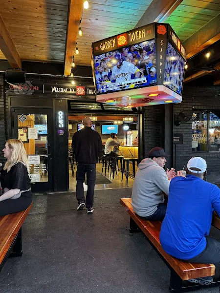 The Smokinâ Oak PDX — dog-friendly restaurants in Portland