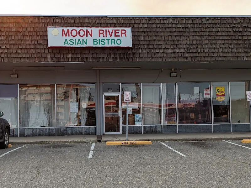 Moon River Asian Bistro — chinese restaurant in Denver