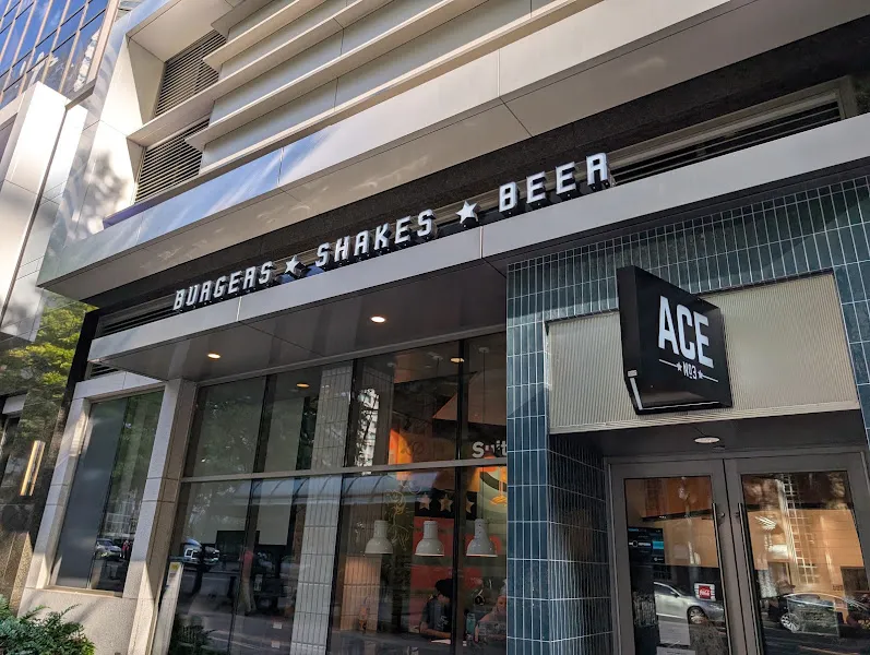 Ace No. 3 Center City — burger restaurant in Charlotte