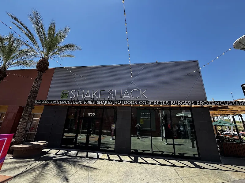 Shake Shack Las Vegas Premium Outlets — burger restaurant in Las Vegas