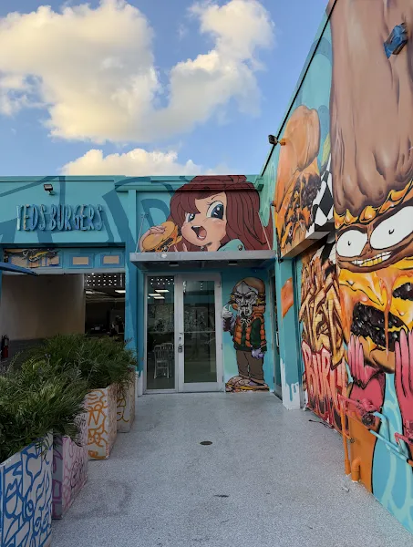 Tedâs Burgers — burger restaurant in Miami