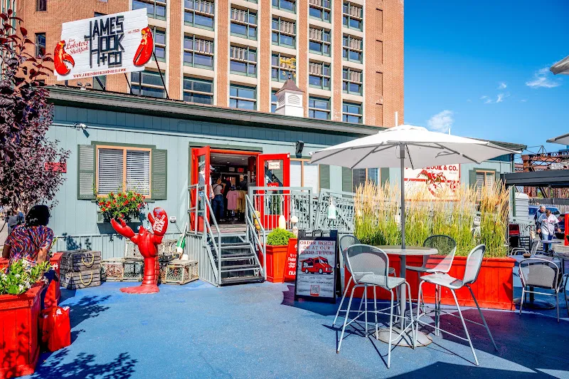 James Hook & Co — dog-friendly restaurant in Boston