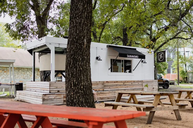 Sammataro Pizza — pizza restaurant in Austin