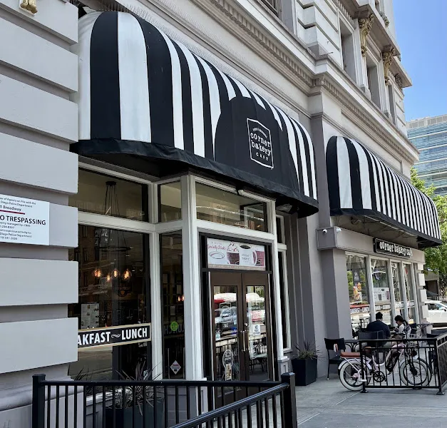 Corner Bakery Cafe