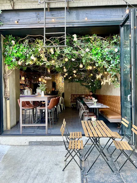 Chu Ros Thai NYC — dog-friendly restaurant in New York City