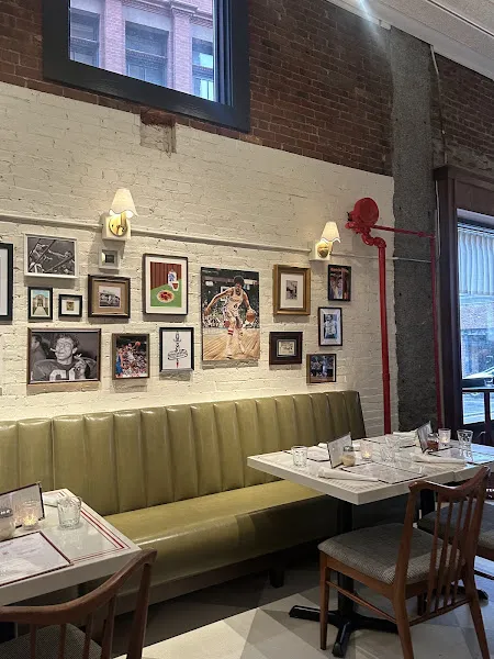 Bennys — italian restaurant in Portland