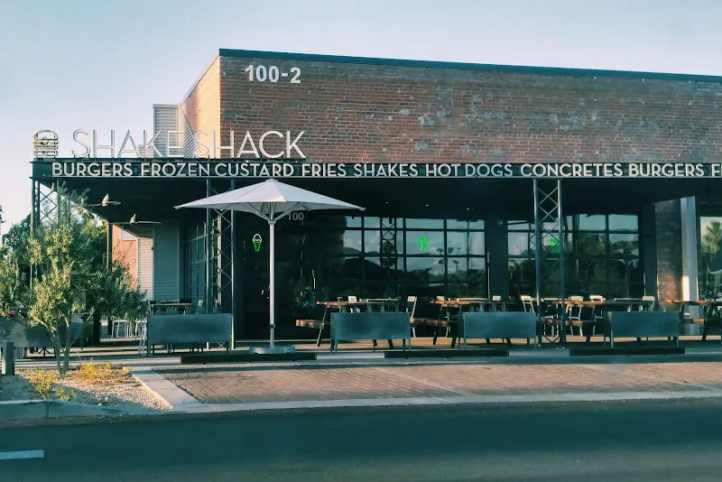Shake Shack Uptown Plaza - Camelback & Central — burger restaurant in Phoenix