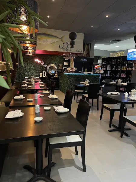 Hoshi & Sushi Asian Cuisine — sushi restaurant in Miami