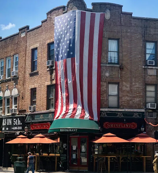 Skinflints — burger restaurant in Brooklyn