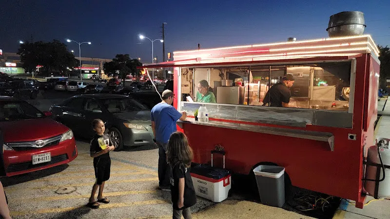 Dabs Burgers N More — burger restaurant in San Antonio