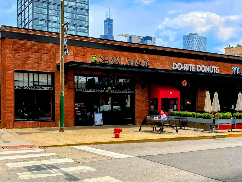 Shake Shack West Loop — burger restaurant in Chicago
