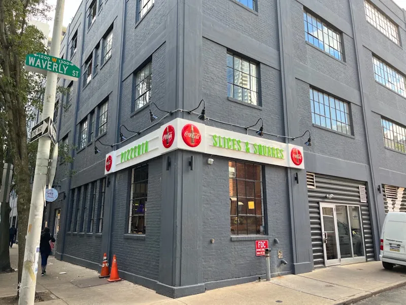Paulie Geeâs Slice Shop — pizza restaurant in Philadelphia