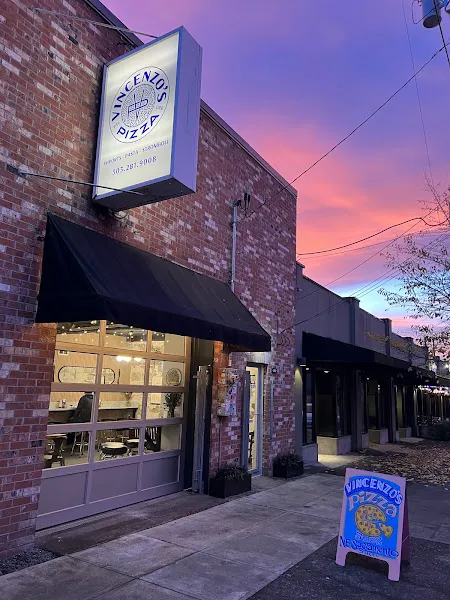 Vincenzo's Pizza — pizza restaurant in Portland