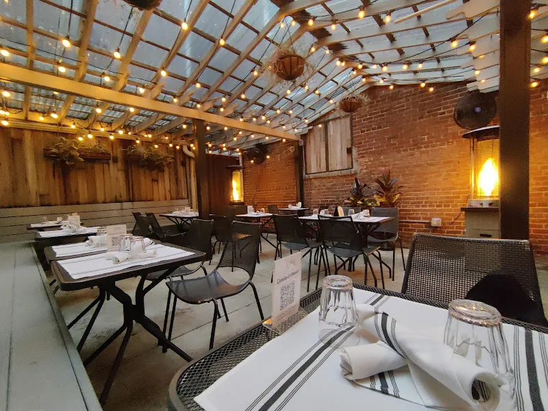 Little Nonna's — italian restaurant in Philadelphia