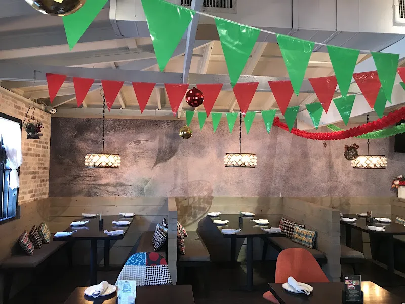 Rim Tanon — thai restaurant in Houston