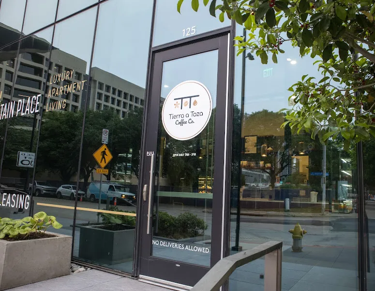 Tierra a Taza Coffee Co. — dog-friendly restaurants in Dallas