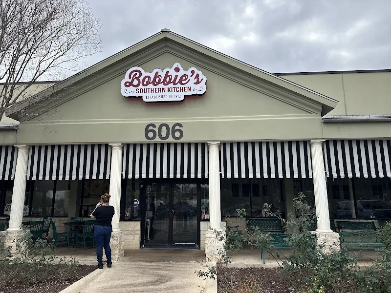 Bobbie's Southern Kitchen — dog-friendly restaurant in San Antonio