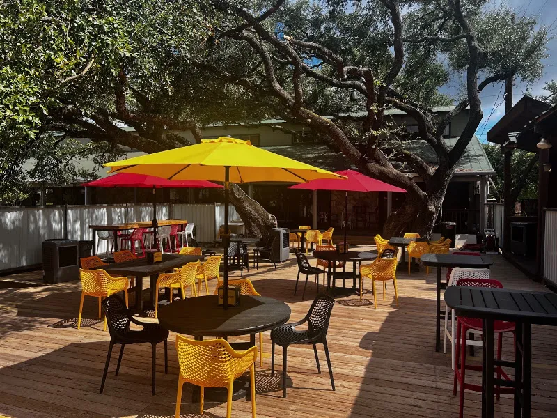 Austin's Pizza Westlake — vegetarian restaurant in Austin