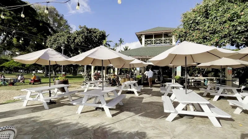 Barefoot Beach Cafe @ Queen's Surf Beach — burger restaurant in Honolulu
