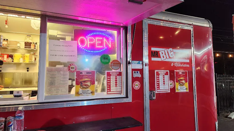 Mr Big Burger — burger restaurant in Portland