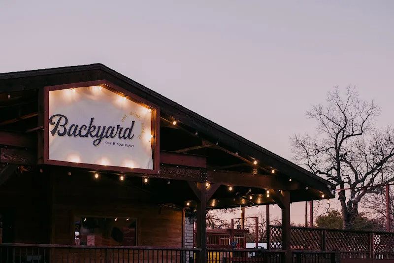 Backyard on Broadway — vegetarian restaurant in San Antonio