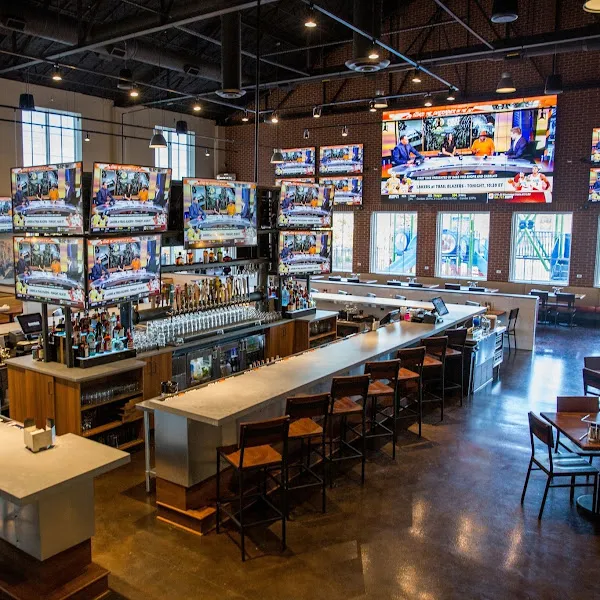 BoomBozz Craft Pizza & Taphouse - East Nashville — pizza restaurant in Nashville