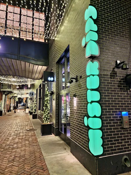Mister Dips — burger restaurant in Detroit