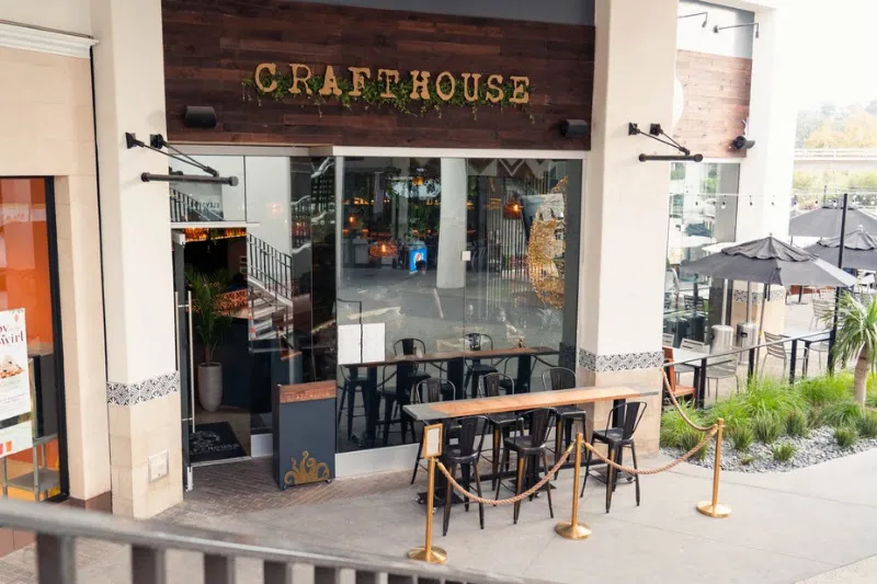 Craft House Fashion Valley — burger restaurant in San Diego
