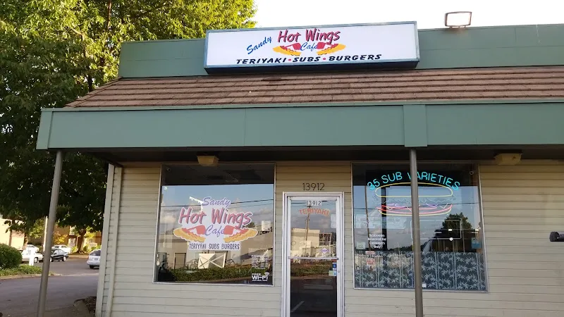Sandy Hotwings Cafe — burger restaurant in Portland