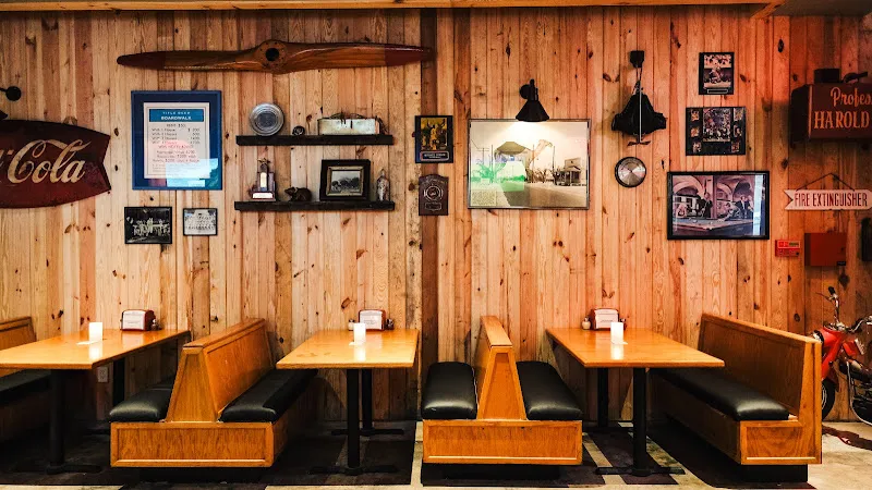 Nuri's Tavern — pizza restaurant in Orlando