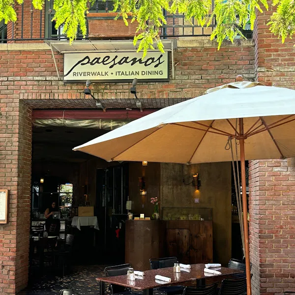Paesanos Riverwalk — italian restaurant in San Antonio