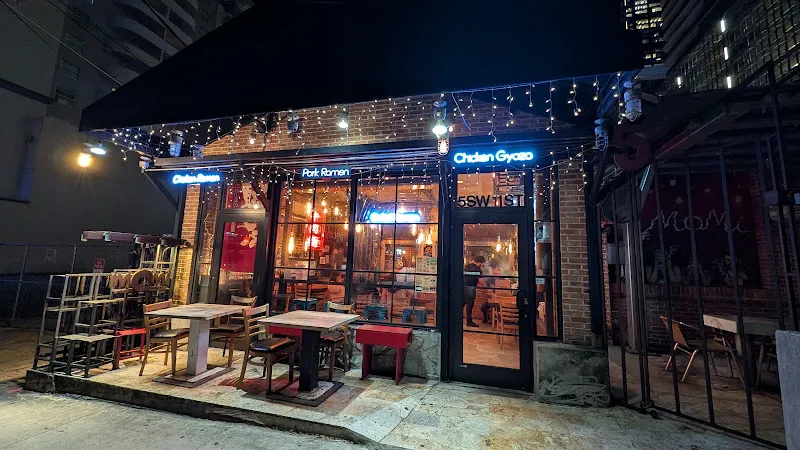 Momi Market — japanese restaurant in Miami