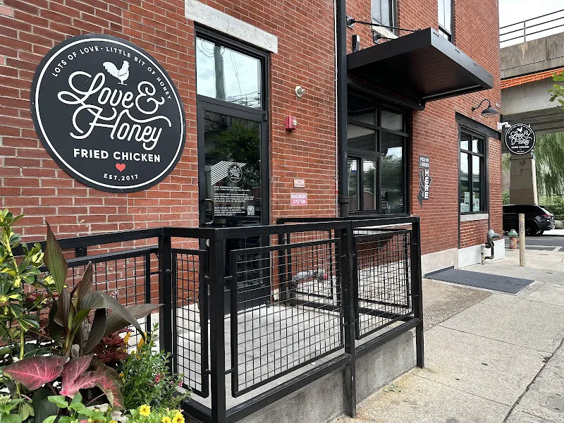 Love & Honey Fried Chicken — dog-friendly restaurant in Philadelphia