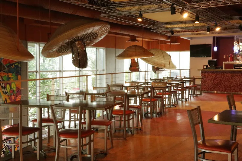 Mellow Mushroom Downtown Atlanta — vegan restaurant in Atlanta