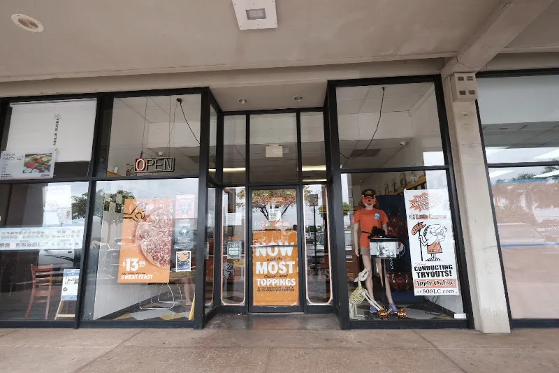 Little Caesars Pizza — pizza restaurant in Honolulu