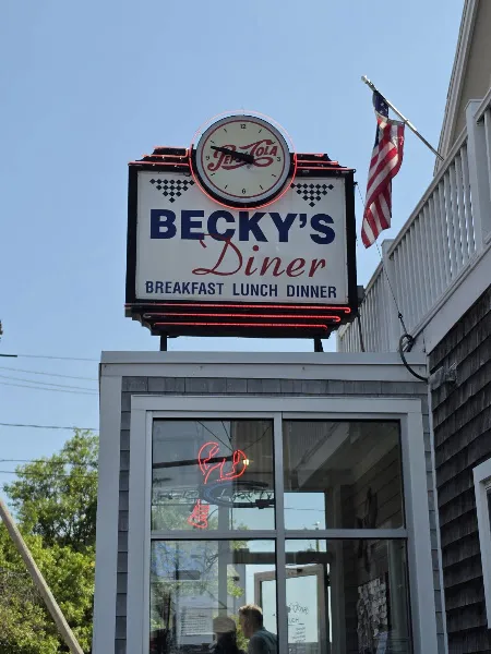 Becky's Diner — burger restaurant in Portland