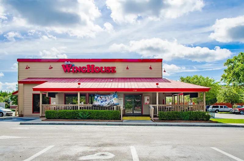 WingHouse Bar & Grill — pizza restaurant in Orlando