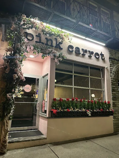 Pink Carrot — dog-friendly restaurant in Boston