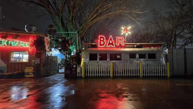 Flaming Grill Barbecue — dog-friendly restaurant in Dallas