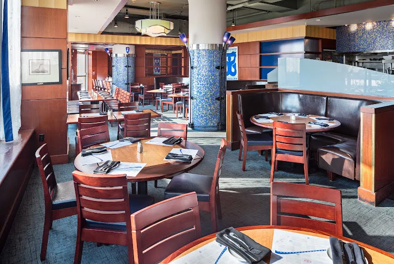 Legal Sea Foods - Long Wharf — dog-friendly restaurant in Boston