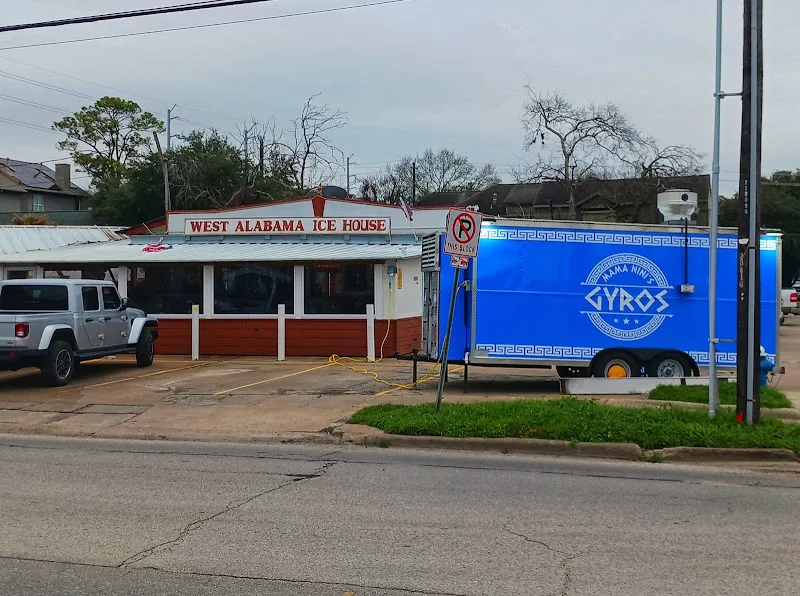 Mama Nini's Gyros