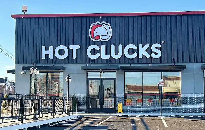 Hot Clucks — dog-friendly restaurant in Philadelphia