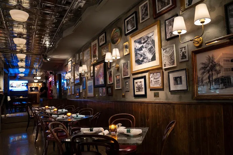 News Cafe — breakfast spots in Miami