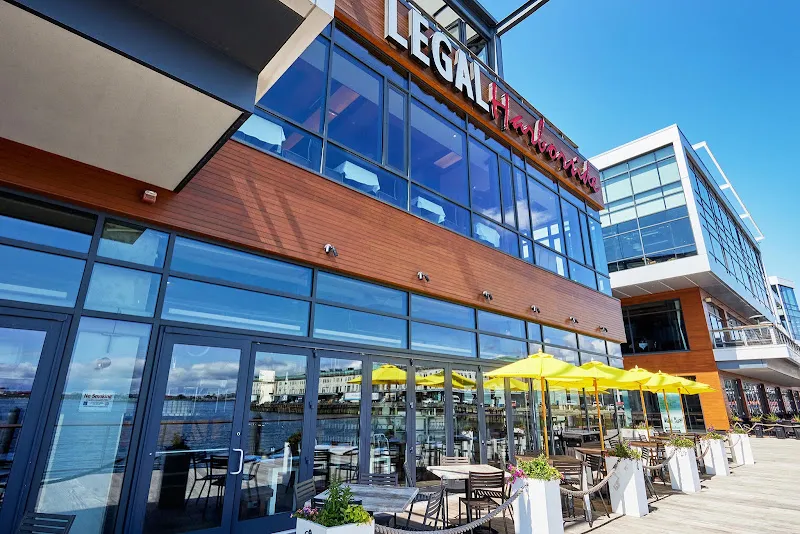 Legal Sea Foods - Harborside — dog-friendly restaurant in Boston